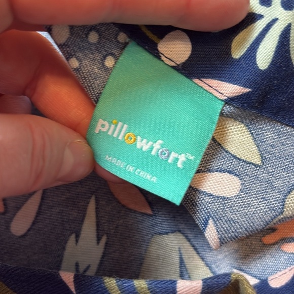 Pillowfort Abstract Blue Pink and Coral Floral Cotten Blend Shower Curtain - Picture 3 of 6